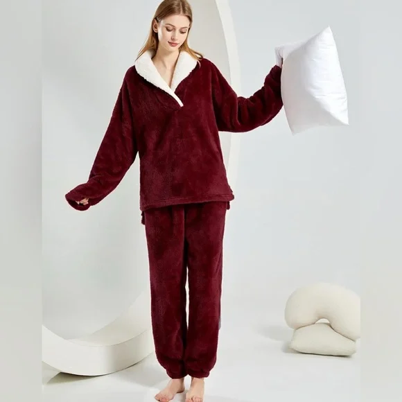 Fenclushy Plush Burgundy Lounge Set - Picture 2 of 7